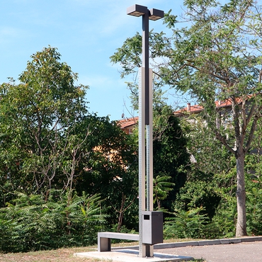 ET Lighting Pole